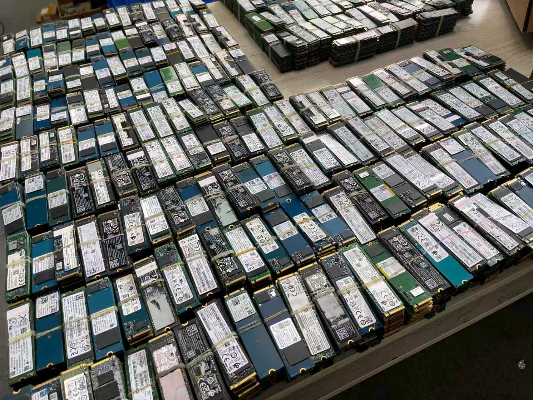 PCパーツ・電子部品